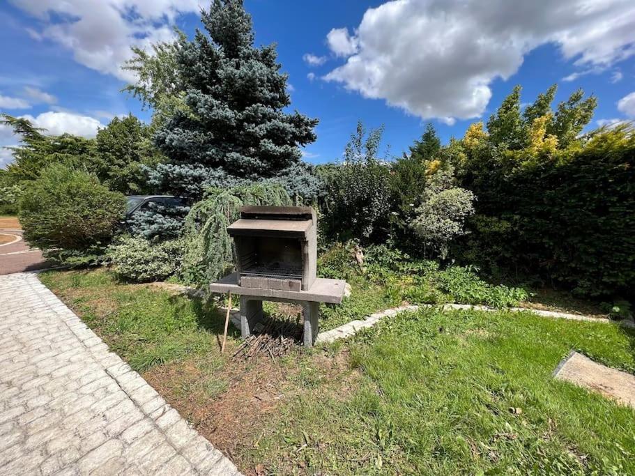 La Cle Des Champs - Les Grais 1H10 De Paris Villa Bazoches-sur-le-Betz Eksteriør bilde